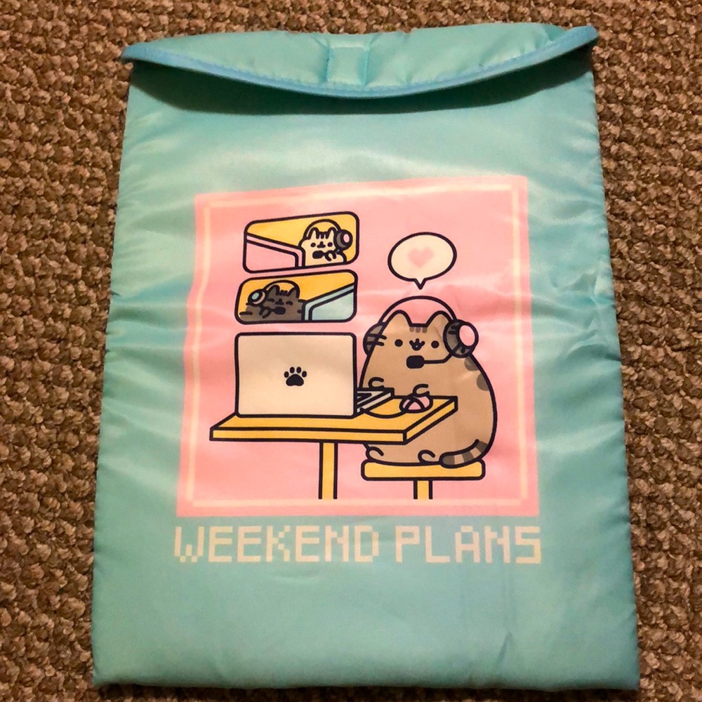 Pusheen laptop sleeve